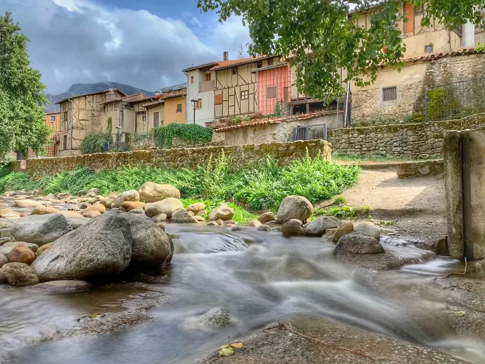 🌄 Hervás: Hotel 3* + Media Pensión + Spa