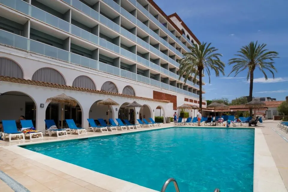 😎 Comarruga: Hotel 3* + Desayuno