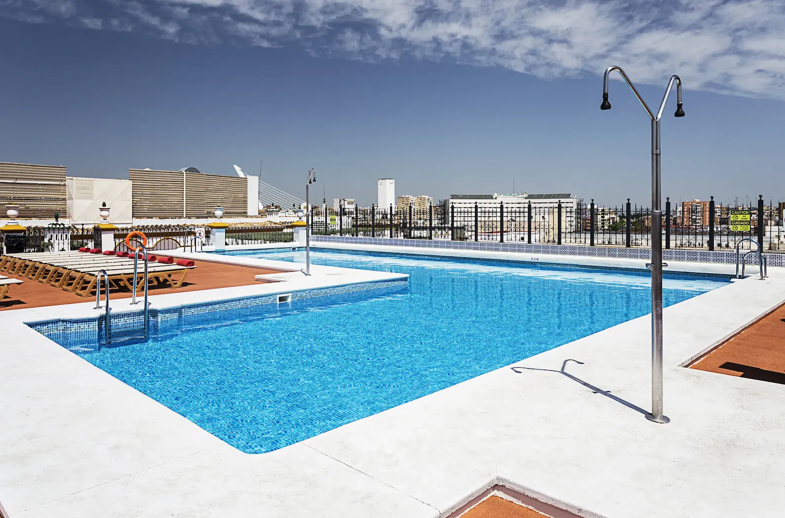 💦Sevilla: Fin de semana en hotelazo con piscina en la azotea