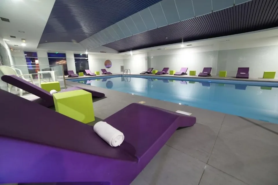 🏨 Chasseneuil-du-Poitou, Poitou-Charentes : Hotel 4* + Spa + Futuroscope Opcional