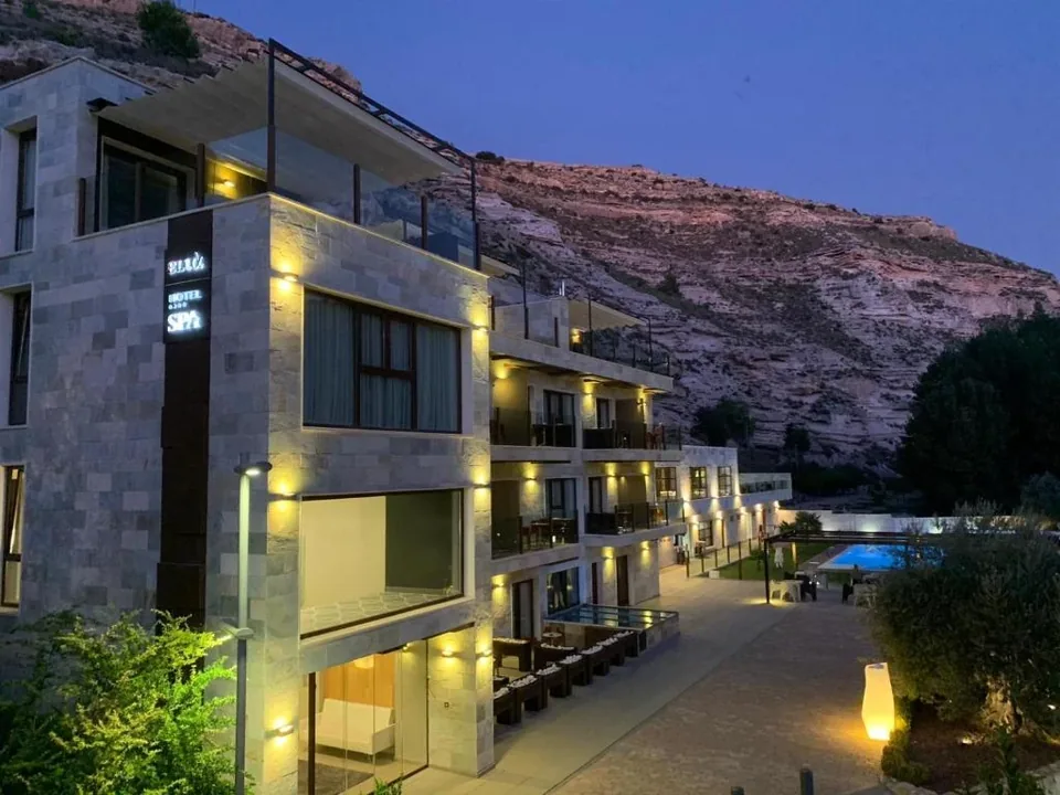 🌿 Alcalá del Júcar (Albacete): Noche en Hotel 4★ + Desayuno Incluido