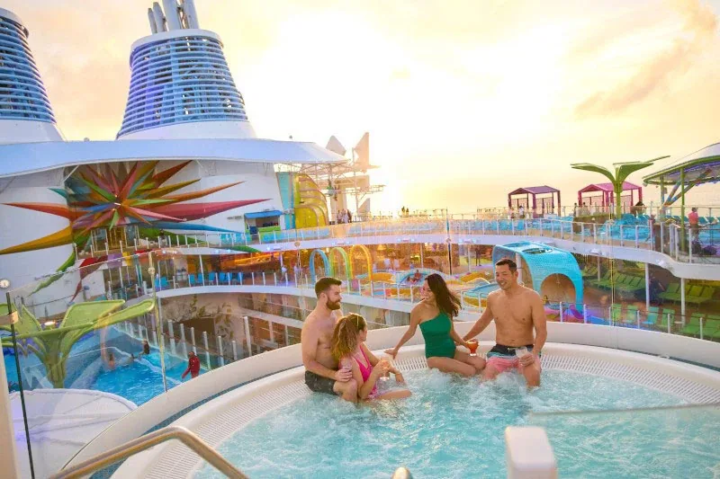 🚢🌊 8 días de crucero en Legend of the Seas desde Barcelona 🌴