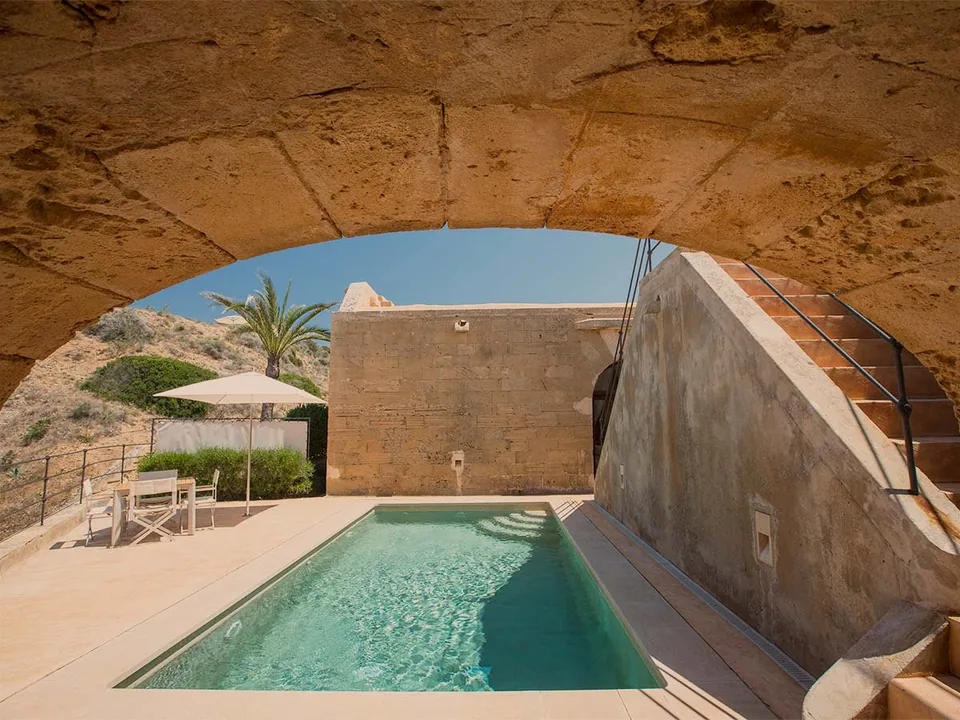 🏰 Espectacular Fortaleza Militar del Siglo XIX en Mallorca