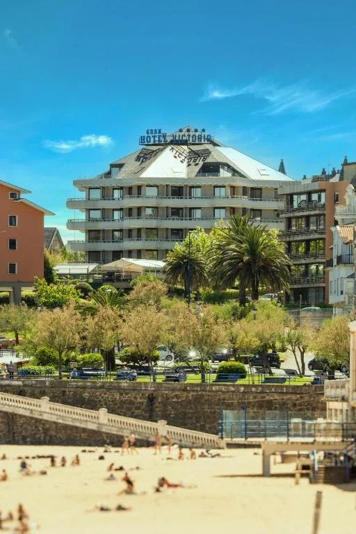 🏨 Santander: Hotel 4* + Habitación con terraza + Desayuno + Botella de Cava