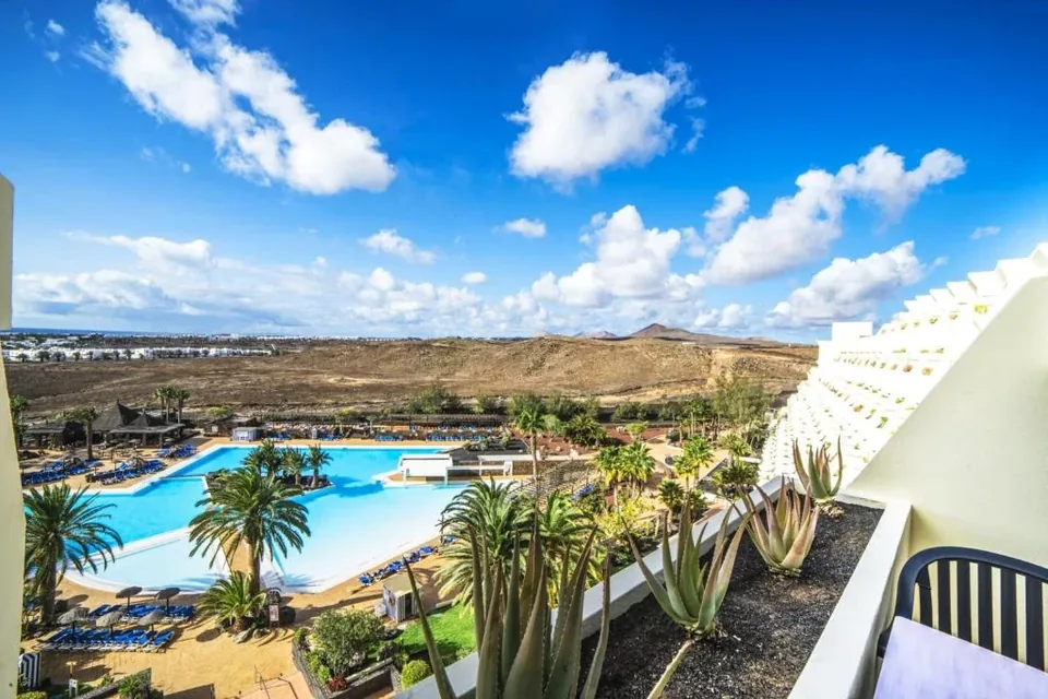 🌞 Lanzarote: 3 Noches en Hotel 4* + Vuelos