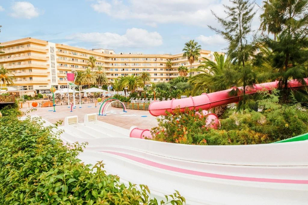 💦 Salou: Media Pensión en Hotelazo con Splash Park
