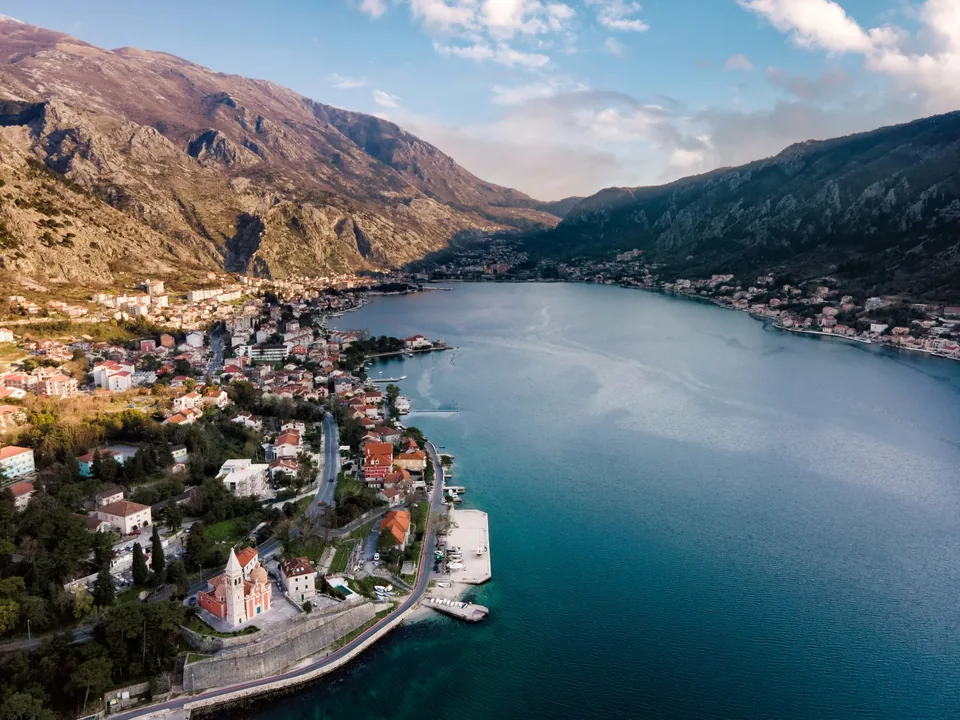 🇲🇪⚓ ¡Descubre Montenegro! Escapada de 4 días a Tivat 🌊