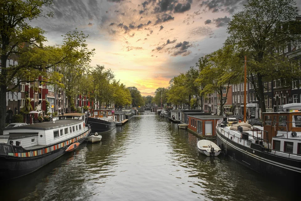 🧚 Ruta mágica por Ámsterdam y el Parque Efteling durante 6 días 🚗