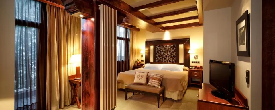 🏔️ Encantador Hotel de Alta Montaña en el Corazón de Benasque