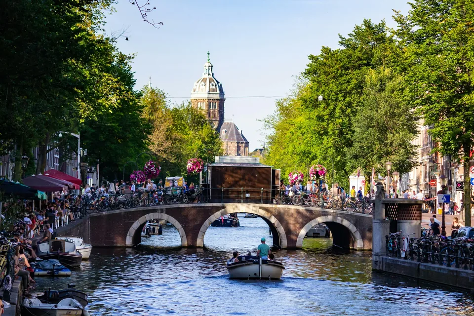 🧚 Ruta mágica por Ámsterdam y el Parque Efteling durante 6 días 🚗