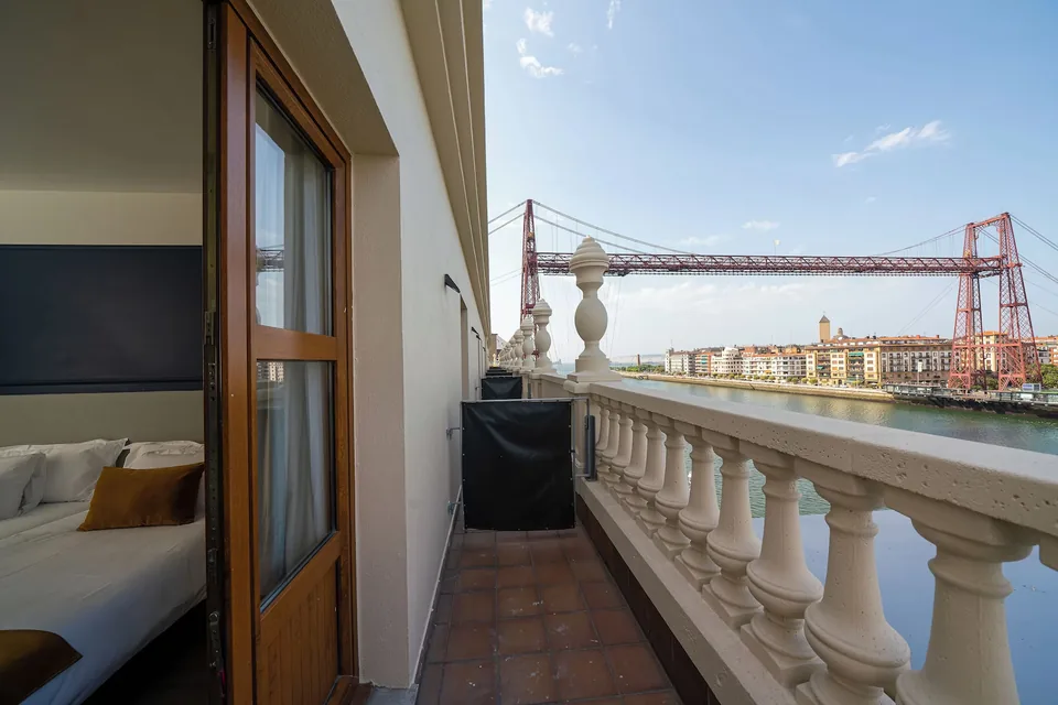 ⚓ Portugalete: Noche en Hotel Boutique 4★ junto al Puente Colgante