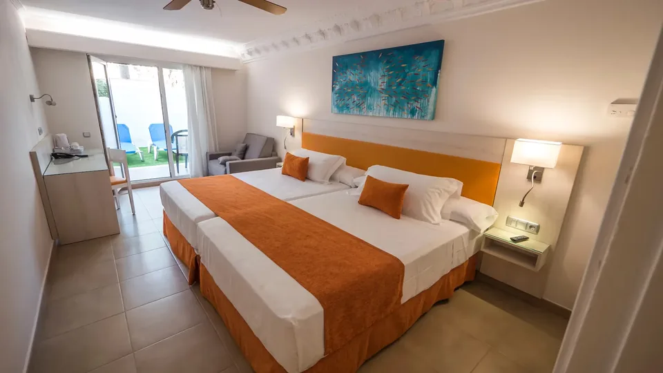 💦6 días de diversión y relax en Roquetas de Mar en hotel 4* + desayuno