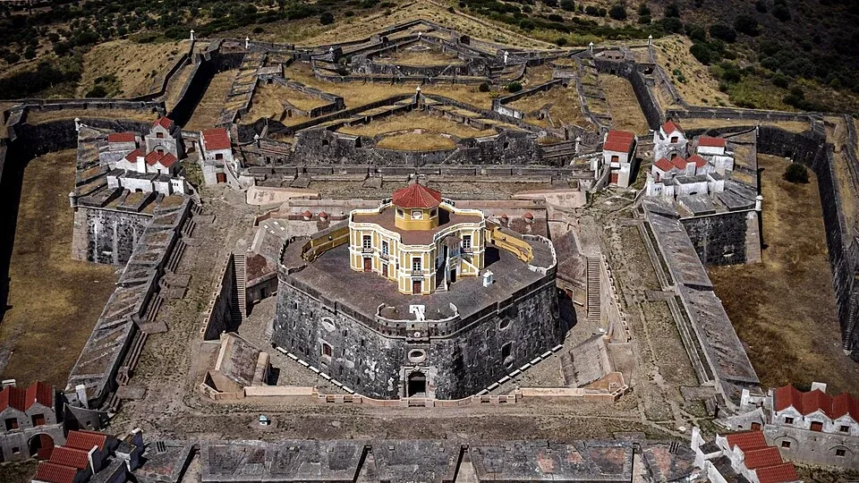 🏰 Elvas (Portugal): Noche en Hotel 4★ Histórico junto a la Frontera