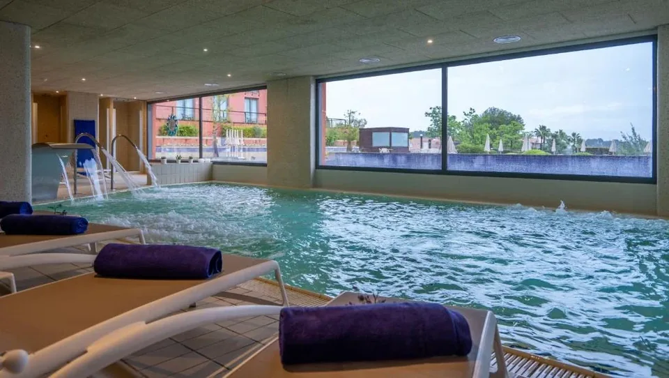 🏨 San Esteve Sesrovires: Hotel 4* + Detalle de Bienvenida + Dto en Tratamientos