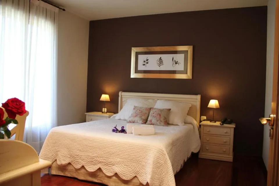 🍷 León: Hotel 3* + Media Pensión + Detalle de Bienvenida