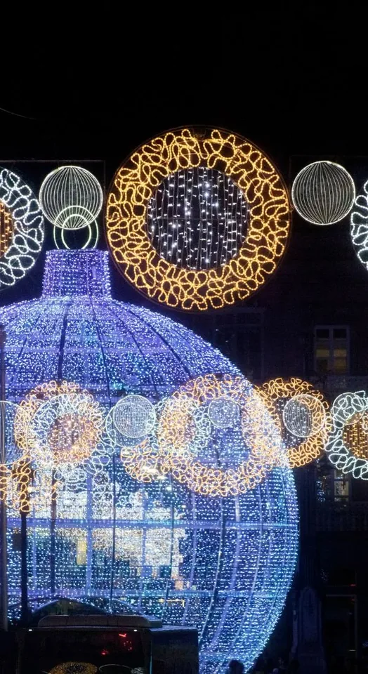✨ Vigo: Noche de hotel para ver la ciudad de la Navidad