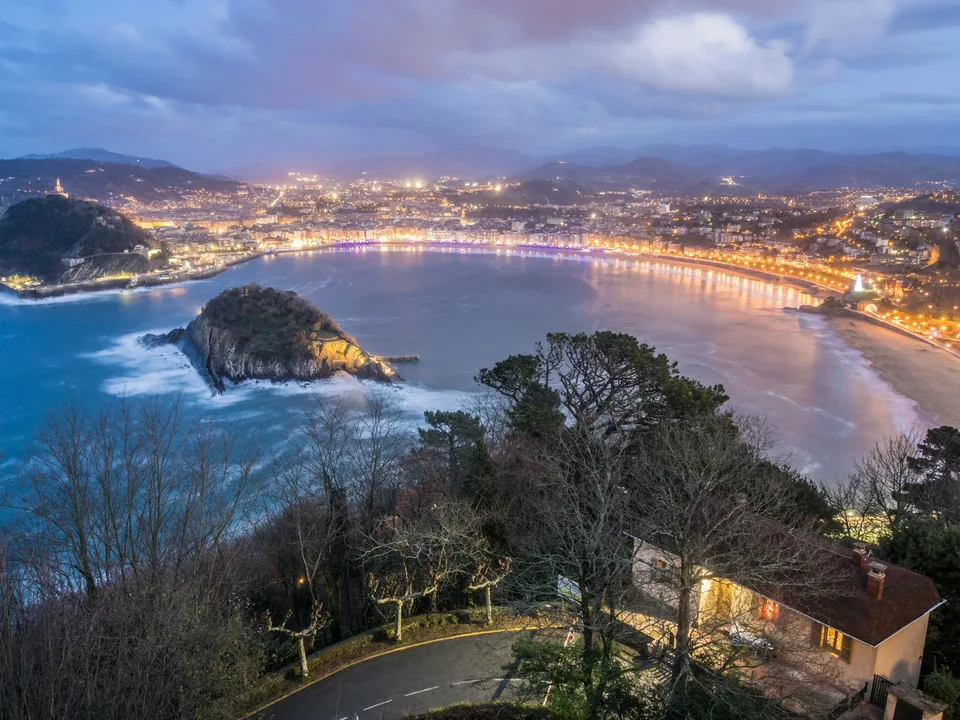🌊 San Sebastián: Noche en Hotel 4★ en El Antiguo