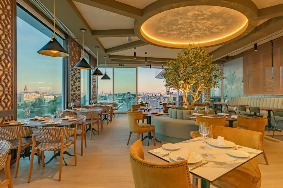 💃 Sevilla: Hotel 4* + Desayuno