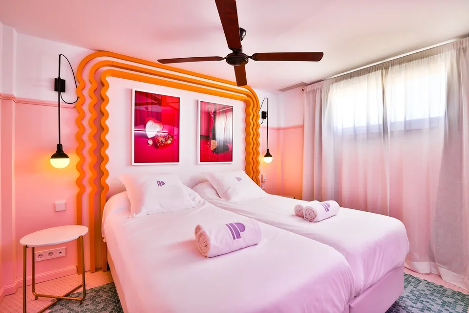 🦩 Espectacular Hotel de Diseño Estilo Miami en Ibiza