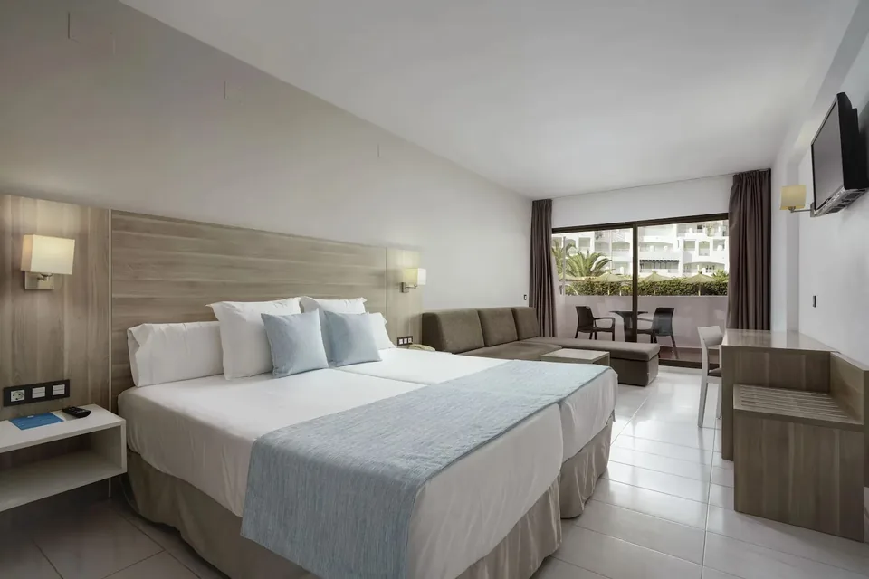🌵 Roquetas de Mar: fin de semana en Agosto en Hotelazo en Media Pensión
