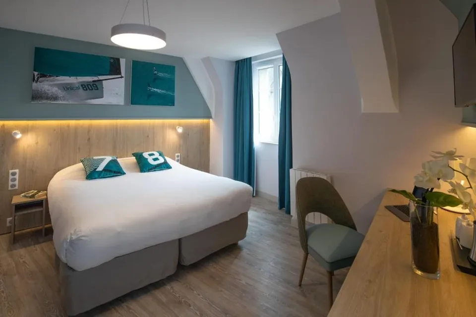 FR 👑 Saint-Malo: Hotel 4* + Desayuno + Copa de Bienvenida