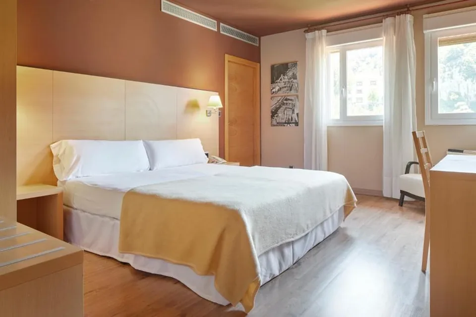 🌄 Oñati: Hotel 3* + Desayuno + Spa + Detalle de Bienvenida + Bombones
