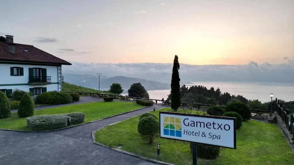 🌄 Vizcaya: Hotel 3* + Desayuno + Dto en Tratamientos