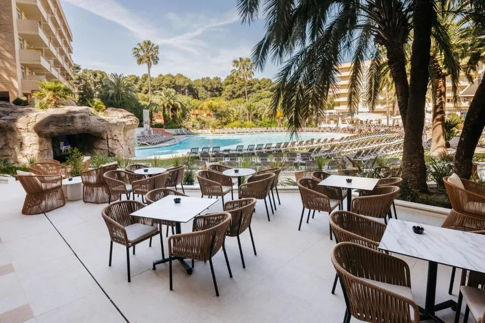 💦 Salou: Media Pensión en Hotelazo con Splash Park
