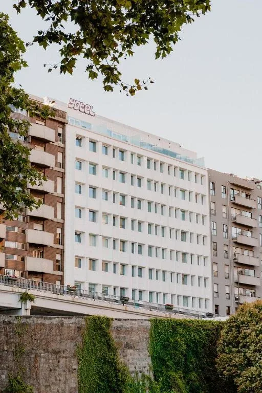PORT 🏙️ Oporto: Hotel 4* + Desayuno + Detalle de Bienvenida + Gimnasio