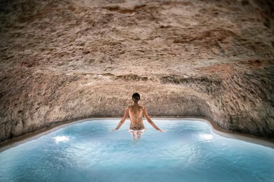 🗺️ Hotel Boutique 5* con SPA dentro de una Cueva