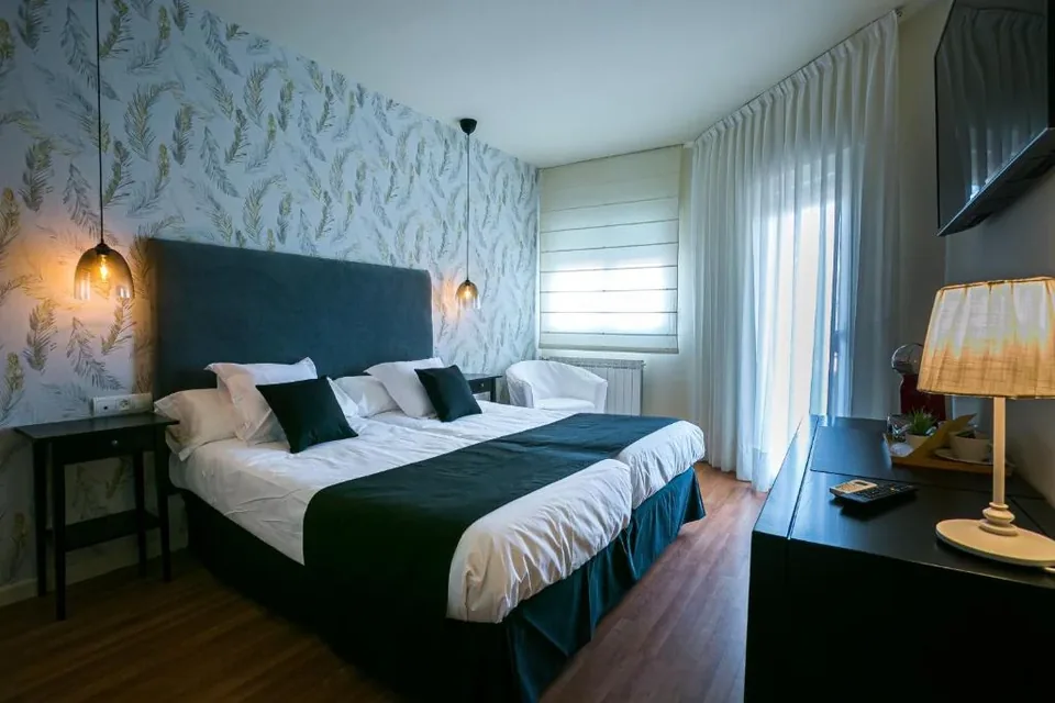 🌄 Hervás: Hotel 3* + Media Pensión + Spa