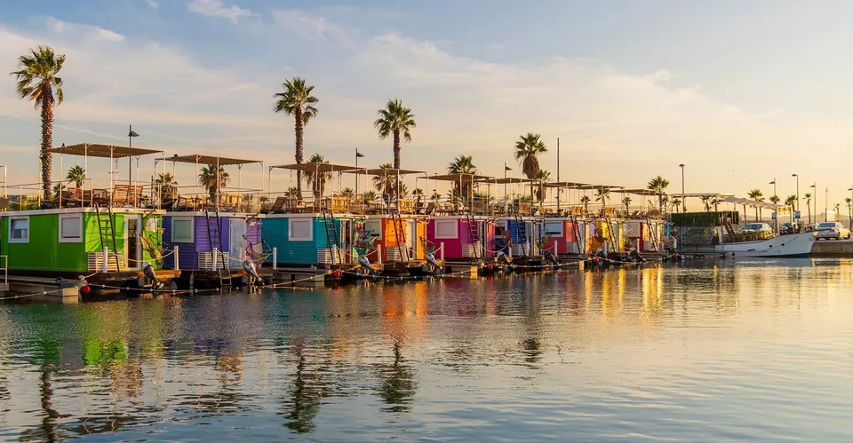 ⚓ ¡Duerme en una Casa Flotante!