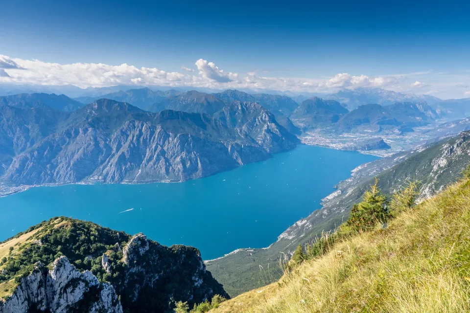 🚗 Lagos del Norte de Milan a Verona: 6 días a tu aire + Hoteles +Vuelos ✈️