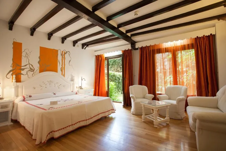 🏨 La Alberca: Hotel 4* + Media Pensión + Piscina Interior y Exterior