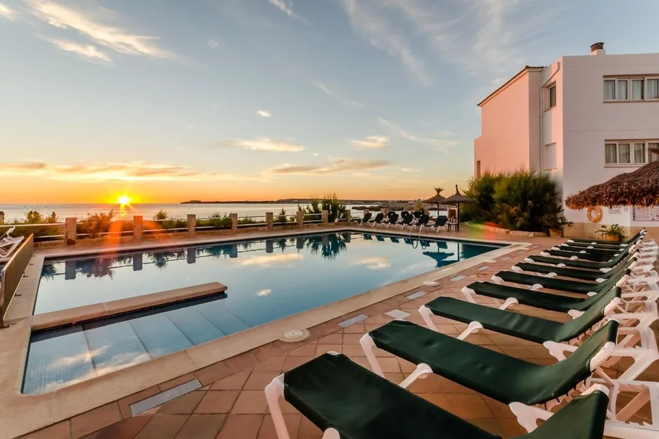 🏝️ Menorca: 3 Noches en Apartamentazo + Vuelos