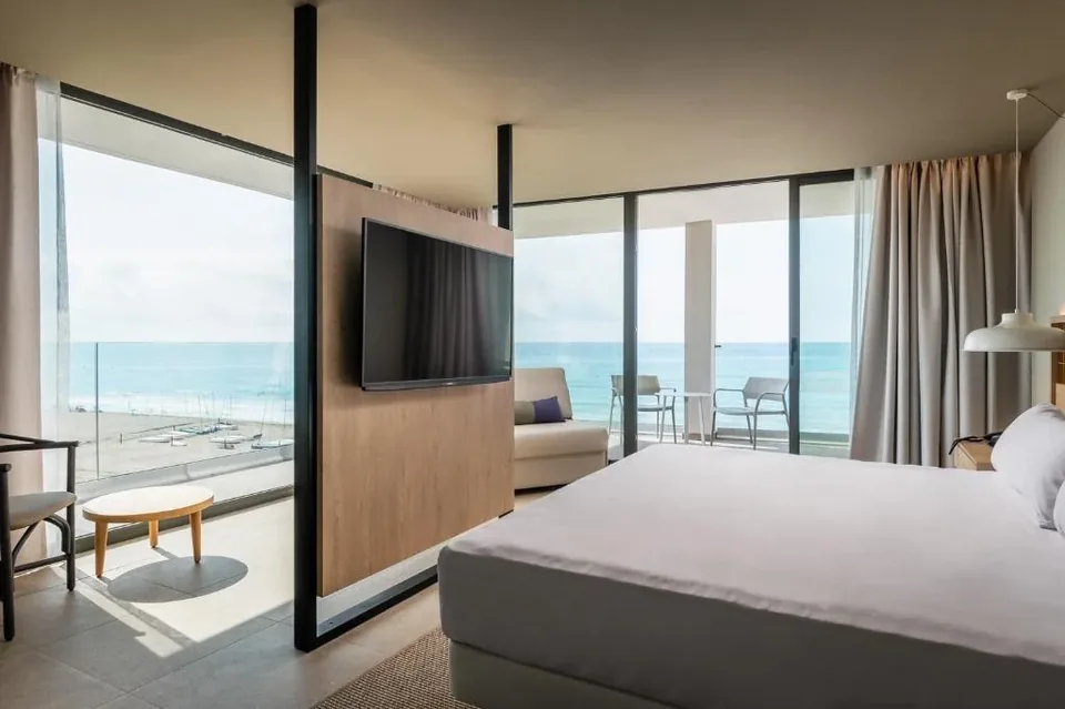 🏨 Comarruga: Hotel 4* + Media Pensión + Spa