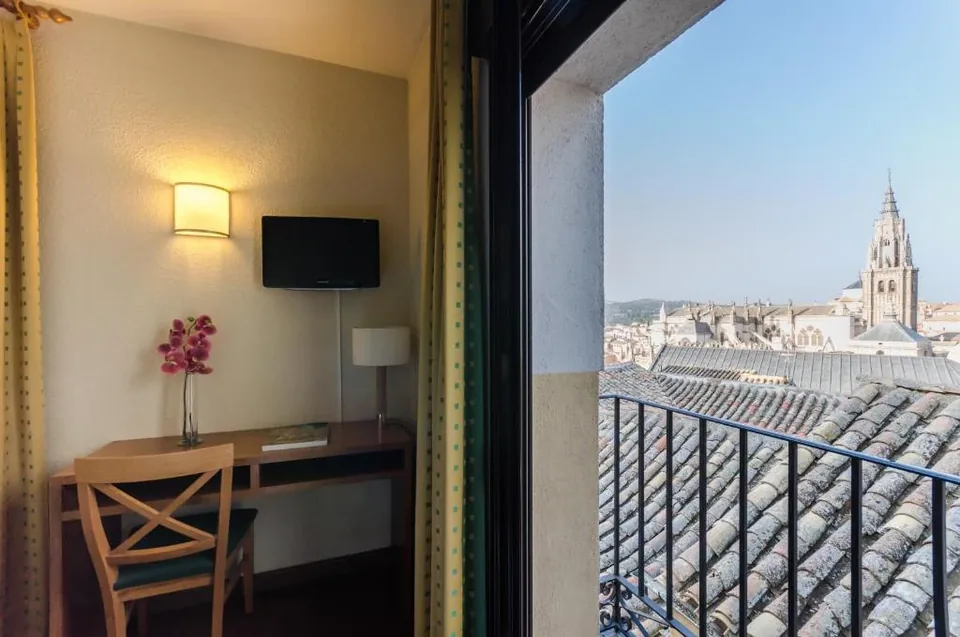🏰 Toledo: Hotel 3* + Entradas Puy du Fou