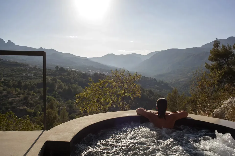 ✨ Escapada de lujo a Guadalest: Un refugio con vistas infinitas
