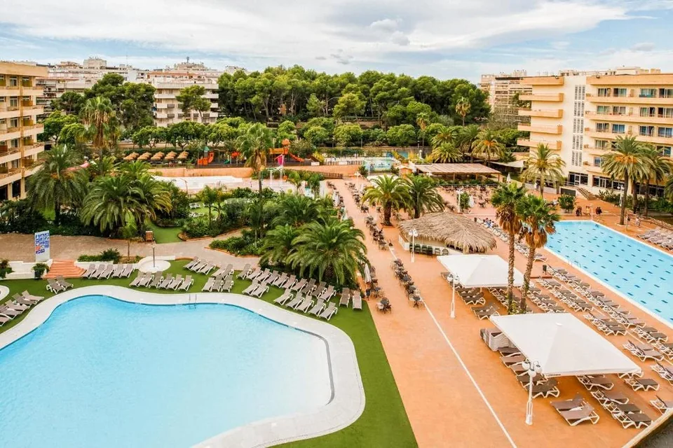 💦 Salou: Media Pensión en Hotelazo con Splash Park